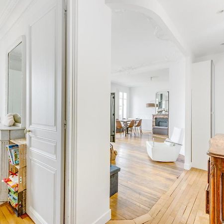 Place De La Mairie Apartment Левалоа-Пере Екстериор снимка
