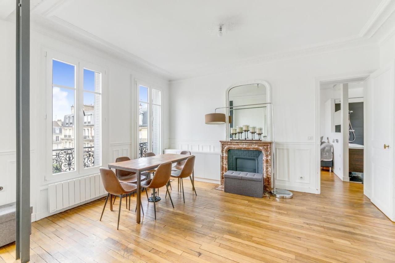 Place De La Mairie Apartment Левалоа-Пере Екстериор снимка