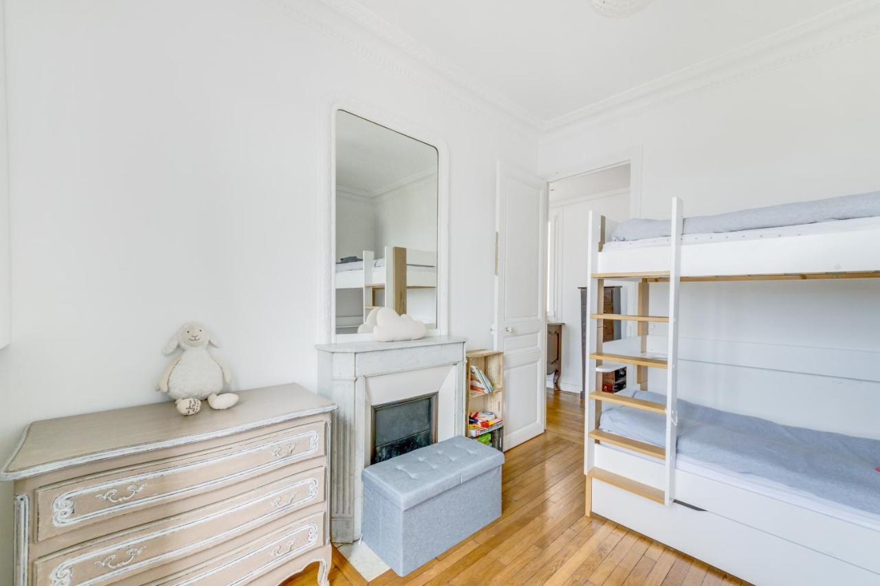 Place De La Mairie Apartment Левалоа-Пере Екстериор снимка